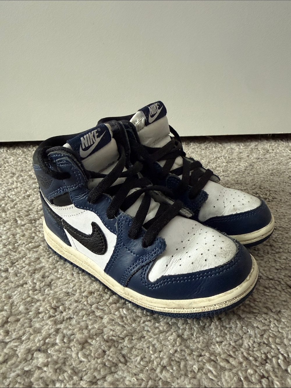 Nike Kids Navy, White & Black Jordan High-Top Sneakers